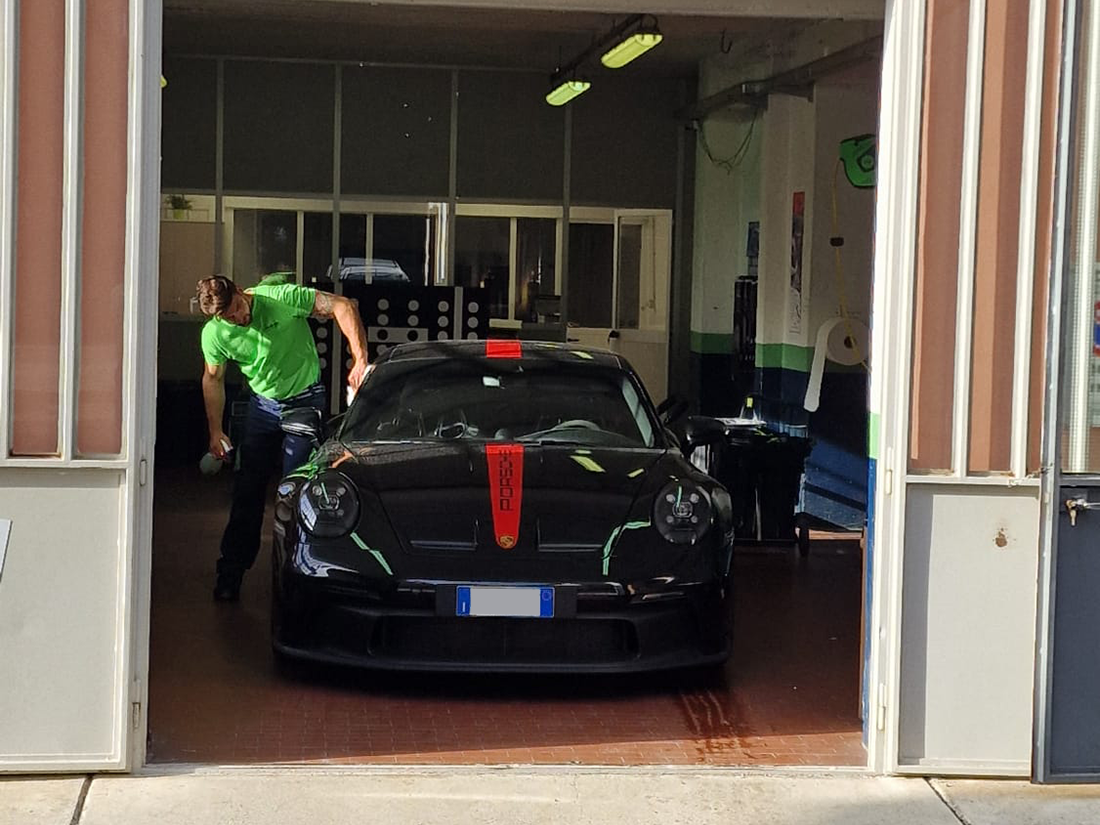 Sostituzione vetri supercar